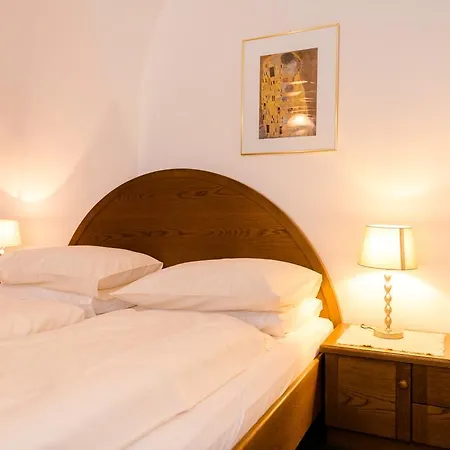 Pensión Grillitsch Roesslwirt 3*